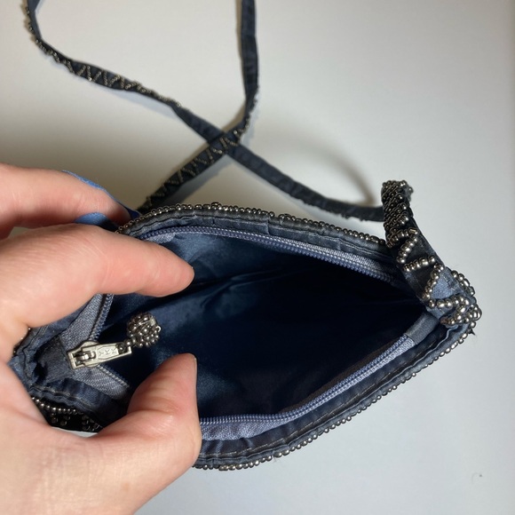 Beaded Crossbody Bag - Picture 5 of 6